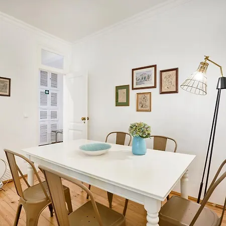 公寓 Spacious Bairro Alto With Courtyard, By Timecooler *