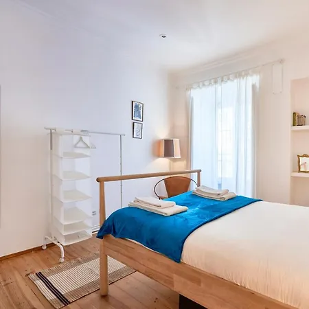 Spacious Bairro Alto With Courtyard, By Timecooler Апартаменти *