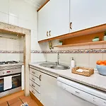 Spacious Bairro Alto With Courtyard, By Timecooler アパート