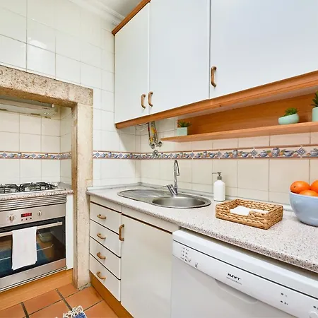 Spacious Bairro Alto With Courtyard, By Timecooler Apartmán