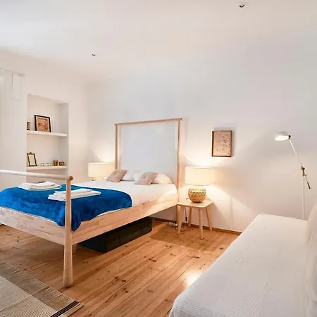 Appartamento Spacious Bairro Alto With Courtyard, By Timecooler Lisbona