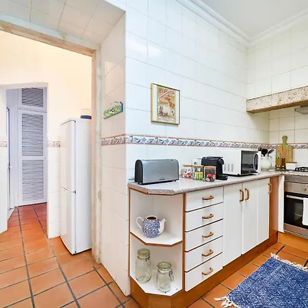 Spacious Bairro Alto With Courtyard, By Timecooler