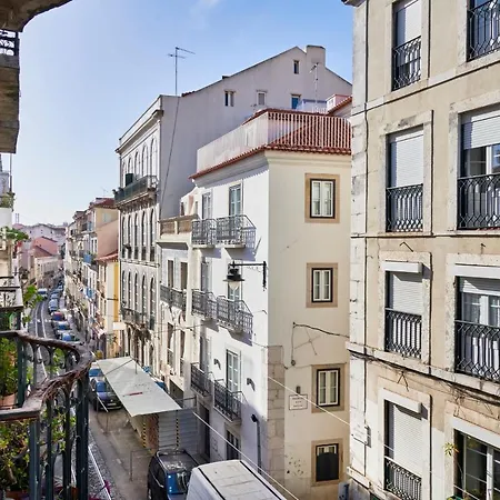 Spacious Bairro Alto With Courtyard, By Timecooler Appartamento