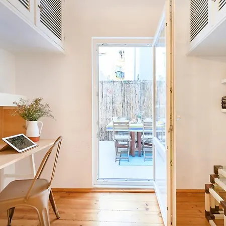 Appartamento Spacious Bairro Alto With Courtyard, By Timecooler Lisbona