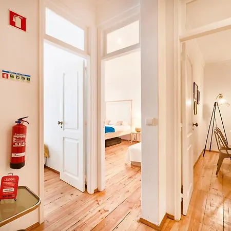 Апартаменти Spacious Bairro Alto With Courtyard, By Timecooler *