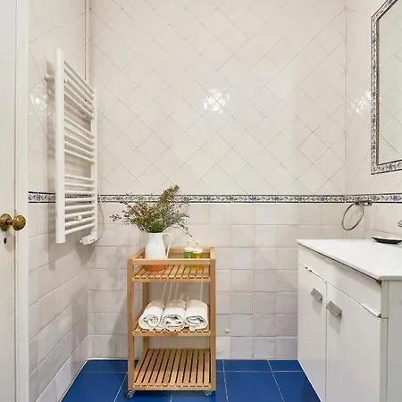 Апартаменти Spacious Bairro Alto With Courtyard, By Timecooler *