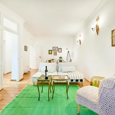 Spacious Bairro Alto With Courtyard, By Timecooler Лісабон