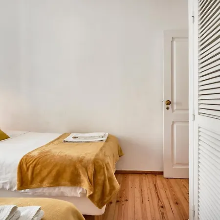 Spacious Bairro Alto With Courtyard, By Timecooler Appartement