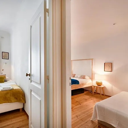 Appartement Spacious Bairro Alto With Courtyard, By Timecooler