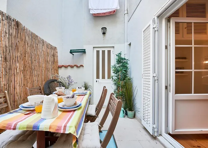 Spacious Bairro Alto With Courtyard, By Timecooler *